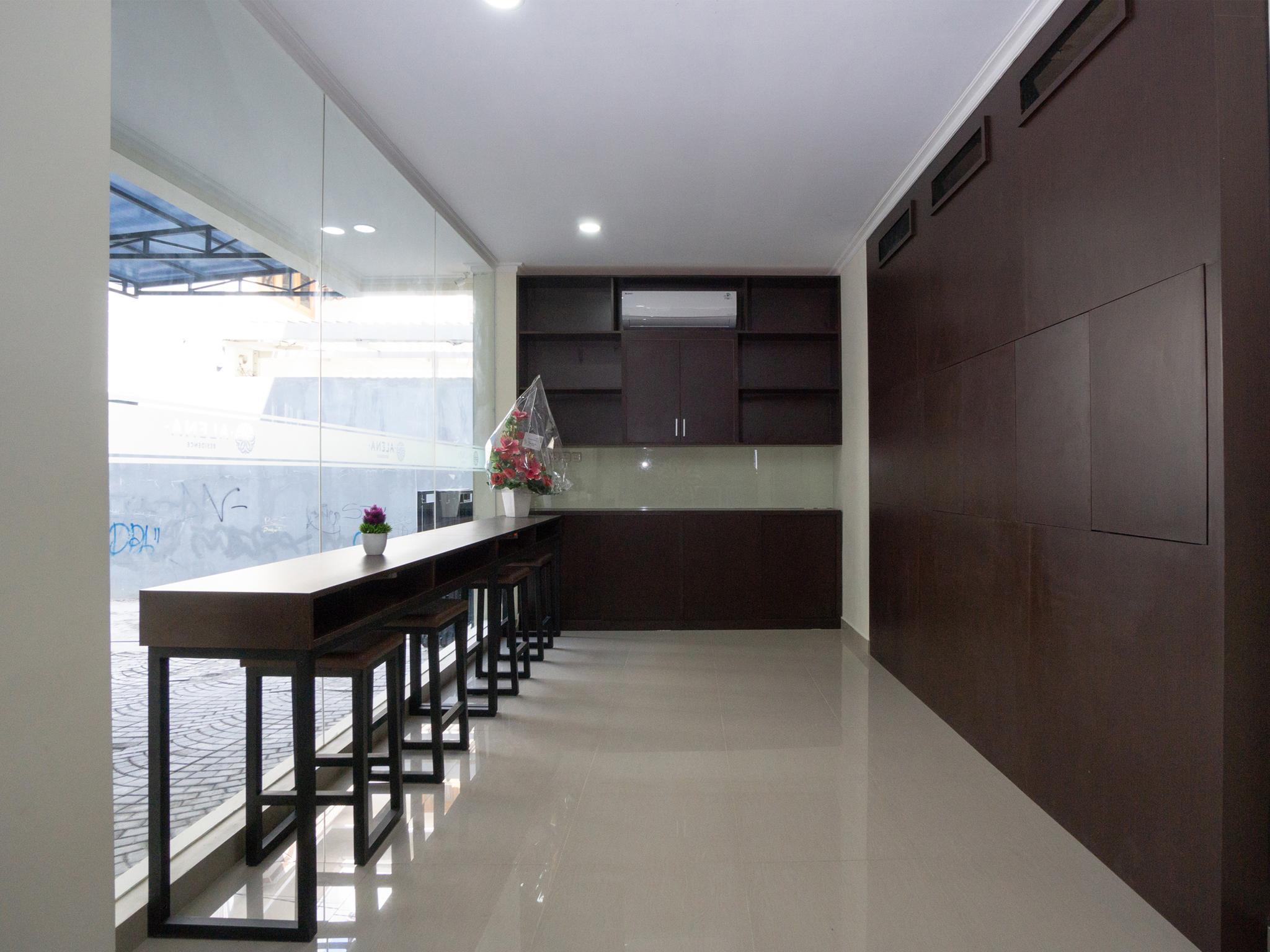 Collection O Yogyakarta Near Jalan Malioboro Formerly Alena Residence Джокьякарта Экстерьер фото