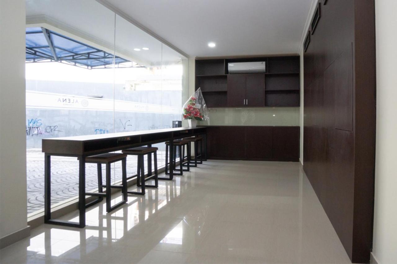 Collection O Yogyakarta Near Jalan Malioboro Formerly Alena Residence Джокьякарта Экстерьер фото