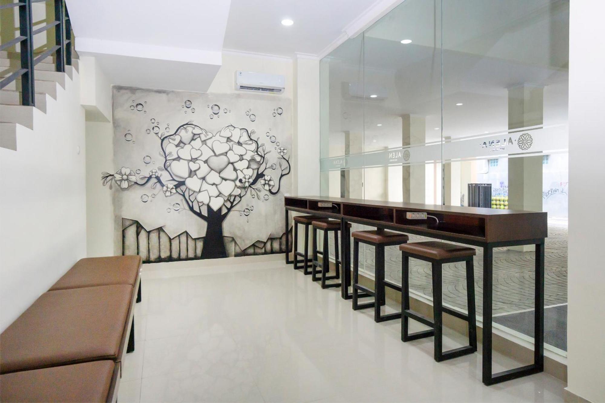 Collection O Yogyakarta Near Jalan Malioboro Formerly Alena Residence Джокьякарта Экстерьер фото