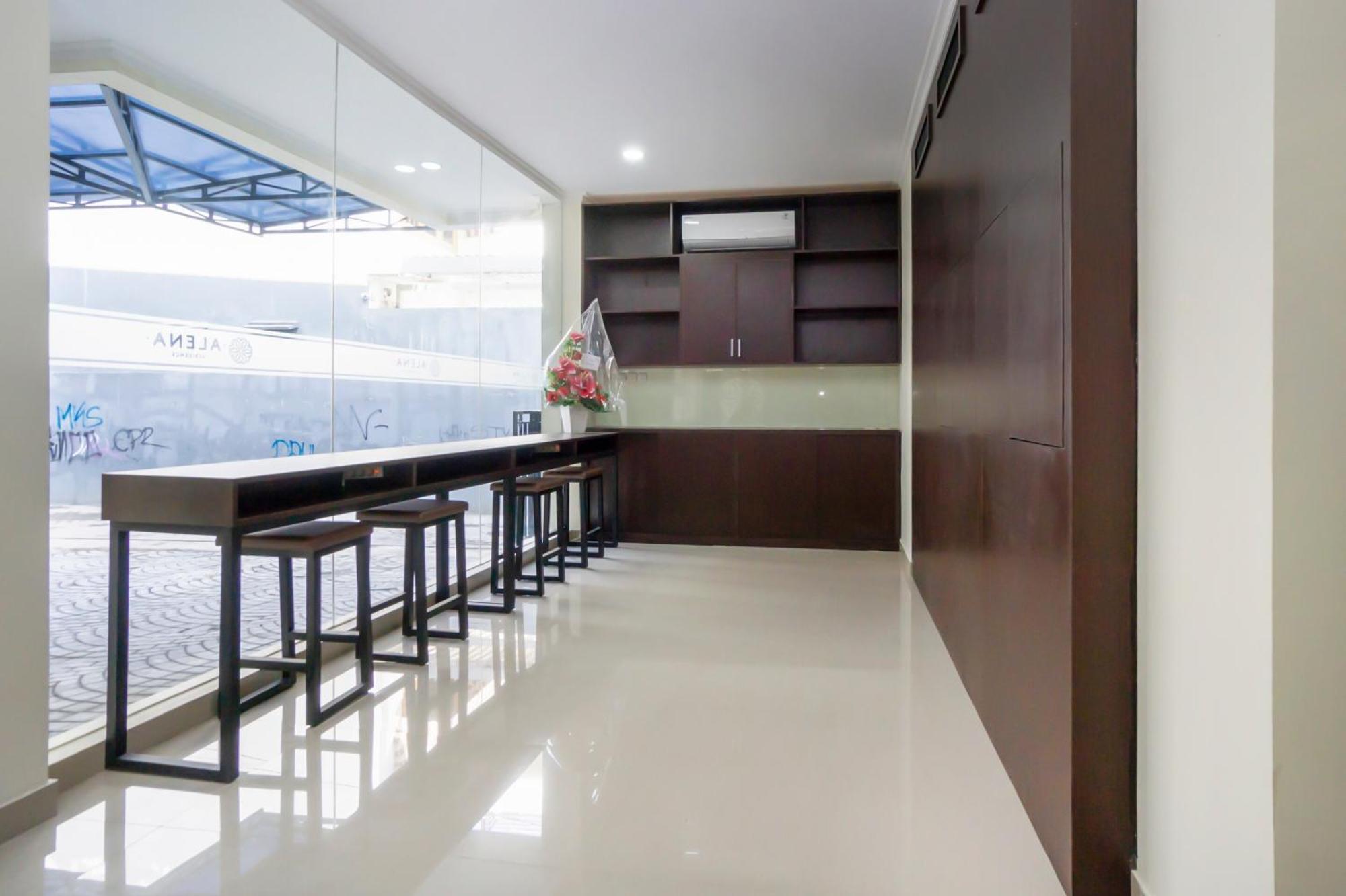 Collection O Yogyakarta Near Jalan Malioboro Formerly Alena Residence Джокьякарта Экстерьер фото