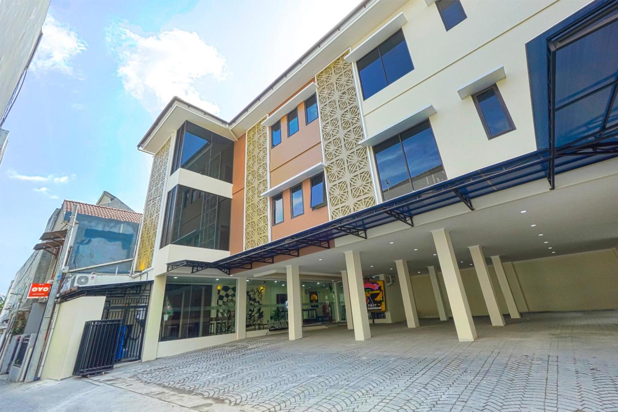 Collection O Yogyakarta Near Jalan Malioboro Formerly Alena Residence Джокьякарта Экстерьер фото
